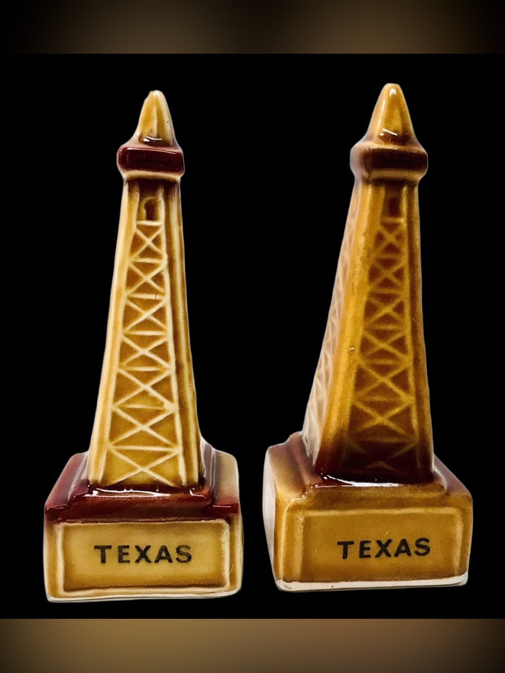 Vintage 1970’s MCM Texas Souvenir Tower Ceramic Salt & Pepper Shaker Set - Picture 5 of 8